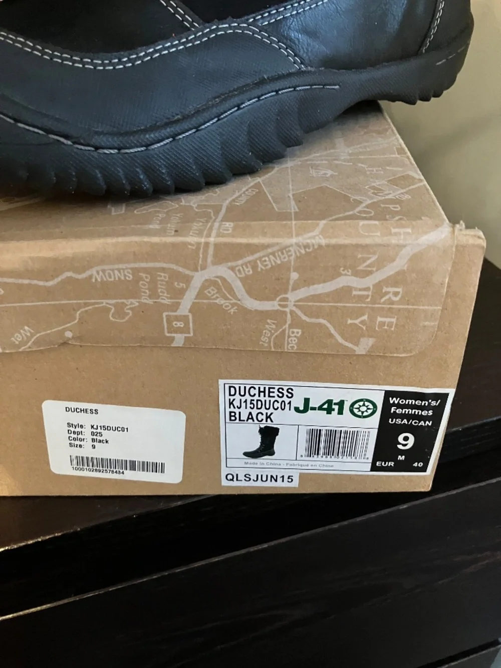 J-41 Women's Duchess Snow Boot. Black Size 9